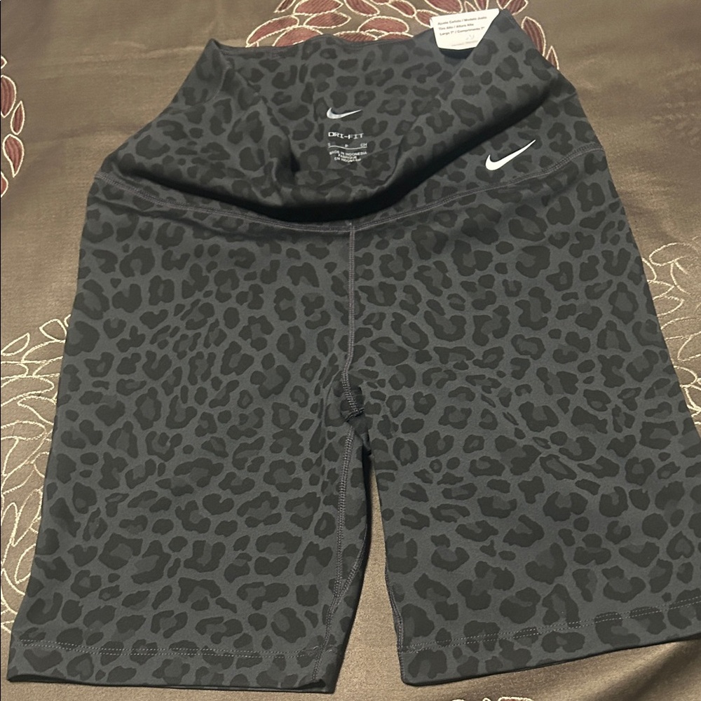 Nike women Charcoal Leopard Prints